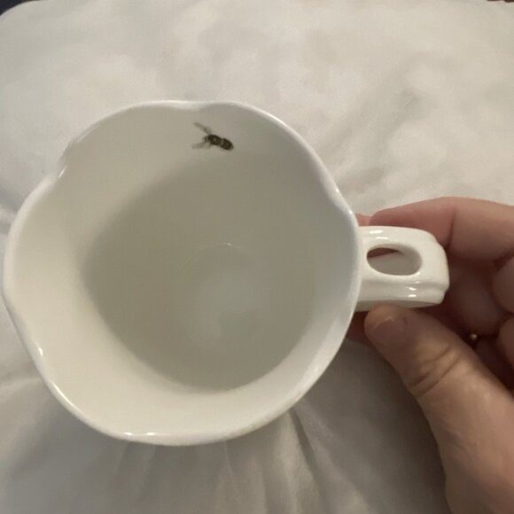 Lenox Butterfly Meadow Coffee Mugs Porcelain Floral Bee 12oz. Good Pre-owned. - Picture 6 of 9